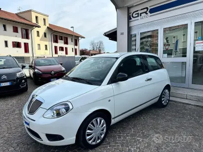 Usata Lancia Ypsilon 69 CV (50 kW) 2011 Bianco Utilitaria