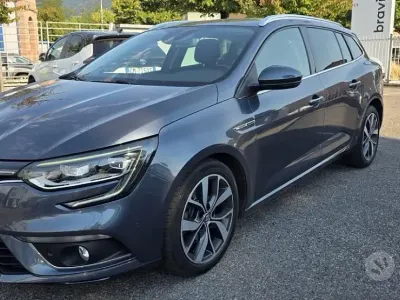 Usata Renault Mégane GrandTour Bose Edition 131 CV (96 kW) 2017 Bluazzurro Station wagon