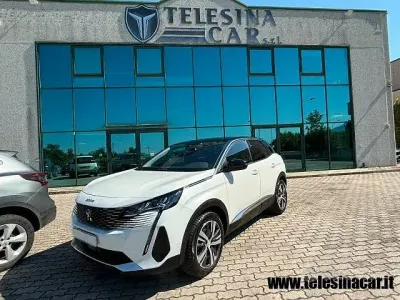 Usata Peugeot 3008 Allure 131 CV (96 kW) 2022 Bianco SUV