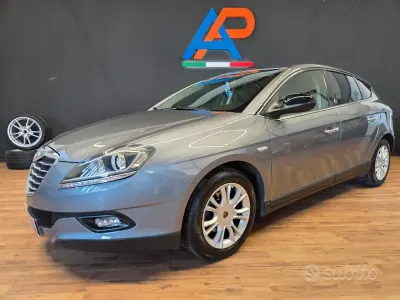 Usata Lancia Delta 120 CV (88 kW) 2013 Grigio Utilitaria