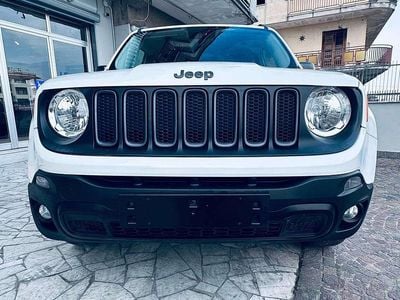 Usata Jeep Renegade Trailhawk 170 CV (125 kW) 2015 Alpine white SUV