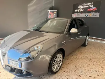 Usata Alfa Romeo Giulietta 120 CV (88 kW) 2016 Grigio Utilitaria