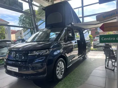 Nuova VW California Beach 150 CV (110 kW) 2025 Starlight blue metallizzato/ Furgone