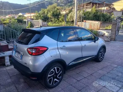 Usata Renault Captur 90 CV (66 kW) 2016 Grigio SUV