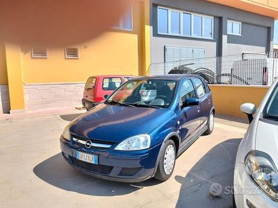 Usata Opel Corsa 69 CV (50 kW) 2004 Blu Berlina