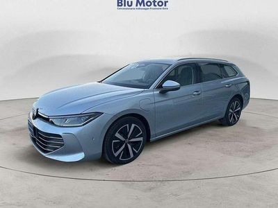 Nuova VW Passat Business 204 CV (150 kW) 2025 Dolomite silver metallizzato Station wagon