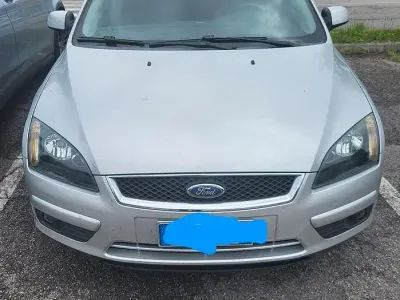 Usata Ford Focus 115 CV (84 kW) 2007 Grigio Station wagon