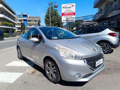 Usata Peugeot 208 Allure 82 CV (60 kW) 2014 Argento Utilitaria