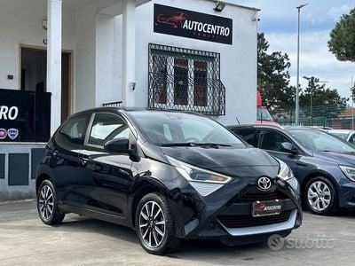 Usata Toyota Aygo Connect Style 72 CV (52 kW) 2020 Nero Utilitaria