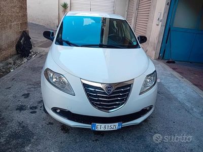 usata Lancia Ypsilon 0.9 TwinAir 85 CV 5 porte Metano Ec