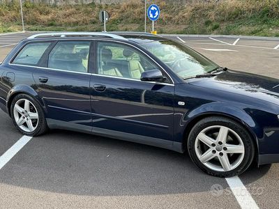 Käytetty Audi A4 Premium 130 HP (95 kW) 2004 Sininen Farmari