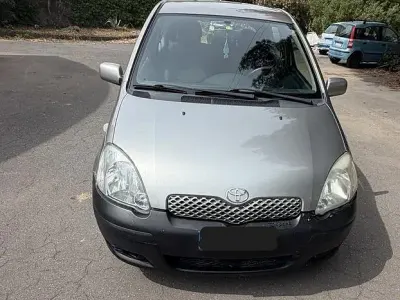 Usata Toyota Yaris Sport 87 CV (63 kW) 2003 Grigio Berlina