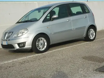 Usata Lancia Musa 95 CV (69 kW) 2009 Bianco Monovolume