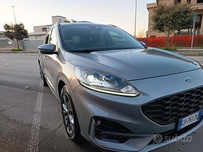 Usata Ford Kuga 120 CV (88 kW) 2022 Grigio SUV