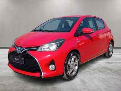 Gebraucht Toyota Yaris Hybrid Active 73 PS (53 kW) 2017 Rot Kleinwagen