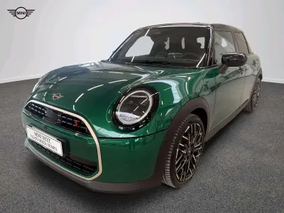 Usata Mini Cooper Favoured 150 kW (204 CV) 2025 Verde Utilitaria