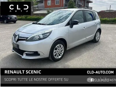Käytetty Renault Scénic III Bose Edition 110 HP (80 kW) 2015 Hopea Tila-auto