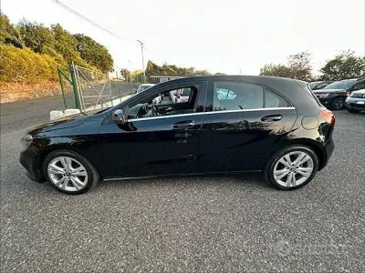 Usata Mercedes A180 109 CV (80 kW) 2018 Nero Berlina