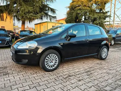Usata Fiat Grande Punto 77 CV (56 kW) 2010 Nero Utilitaria
