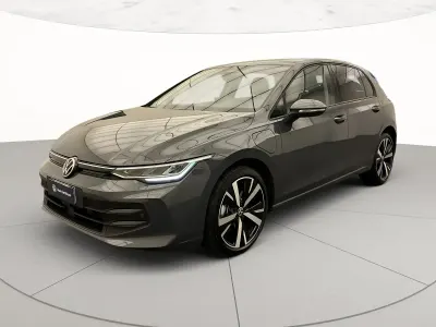 Usata VW Golf VIII Edition 204 CV (150 kW) 2025 Dolphin grey metallizzato Berlina