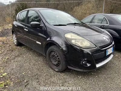 Usata Renault Clio II Dynamique 74 CV (54 kW) 2010 Nero Berlina