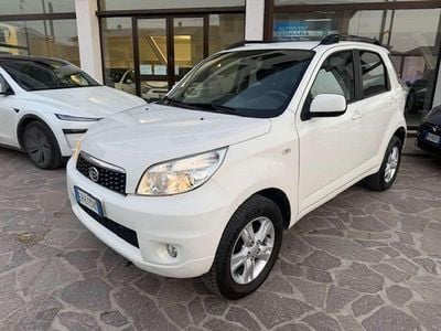 Usata Daihatsu Terios 102 CV (75 kW) 2011 Bianco SUV