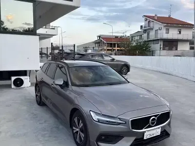 Usata Volvo V60 R-Design 150 CV (110 kW) 2019 Grigio Station wagon