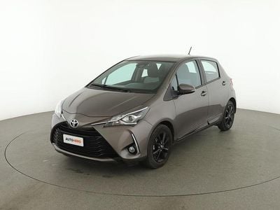 Usata Toyota Yaris Active 111 CV (81 kW) 2019 Grigio Berlina