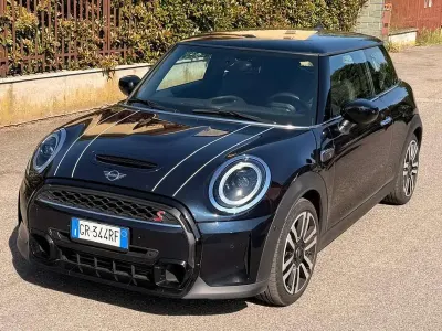 Usata Mini Cooper S Resolute Edition 178 CV (130 kW) 2022 Nero Utilitaria