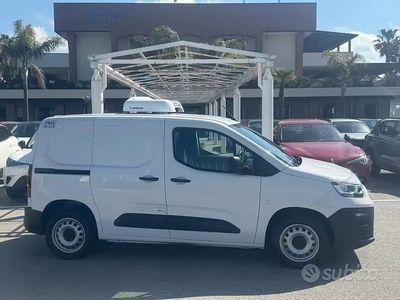 Usata Fiat Doblò 102 CV (75 kW) 2023 Bianco Monovolume