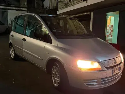 Usata Fiat Multipla 120 CV (88 kW) 2008 Grigio Monovolume