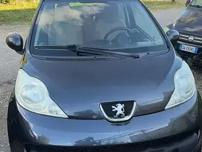 Usata Peugeot 107 68 CV (50 kW) 2007 Utilitaria