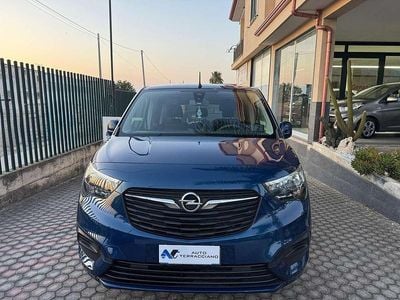 Occasion Opel Combo Life Active 76 ch (55 kW) 2019 Bleue Van