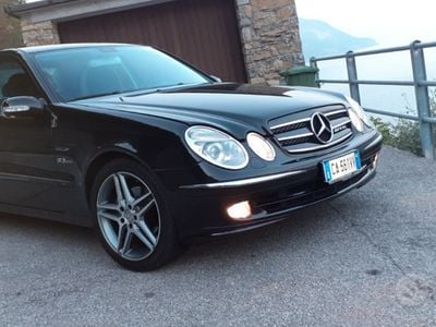 Usata Mercedes E240 177 CV (130 kW) 2002 Nero Berlina