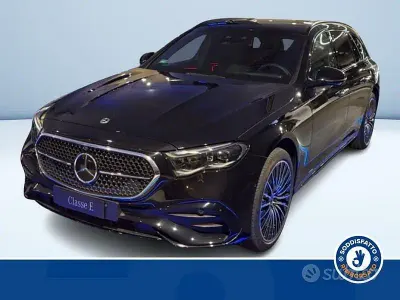 Nuevo Mercedes E300 2026 Negro Familiar