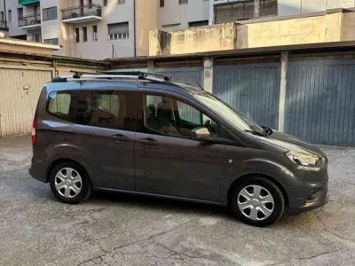 Usata Ford Tourneo Courier 99 CV (72 kW) 2019 Monovolume