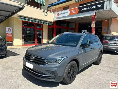 Usata VW Tiguan Life 150 CV (110 kW) 2021 Grigio SUV