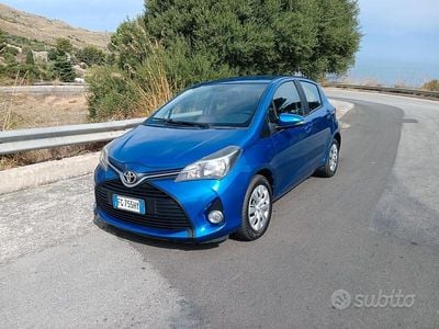 Usata Toyota Yaris 69 CV (50 kW) 2017 Blu Berlina