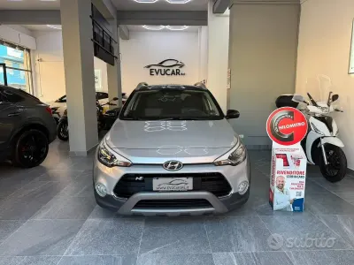 Usata Hyundai i20 Active 100 CV (73 kW) 2020 Grigio Utilitaria