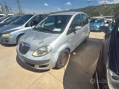 Usata Lancia Musa 101 CV (74 kW) 2005 Bianco Monovolume