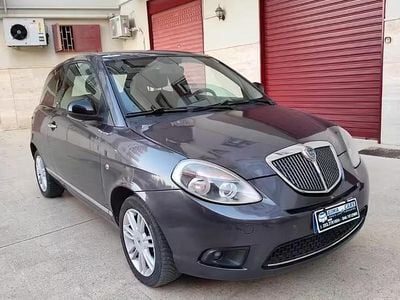 Usata Lancia Ypsilon 75 CV (55 kW) 2012 Grigio Utilitaria