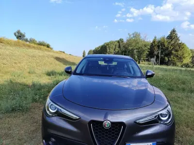 Usata Alfa Romeo Stelvio Executive 210 CV (154 kW) 2018 Grigio SUV
