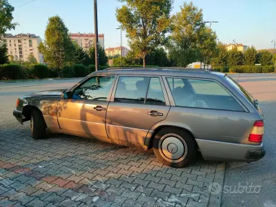 Usata Mercedes 200 1992 Grigio Berlina