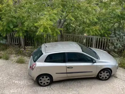 Usata Fiat Stilo 103 CV (75 kW) 2005 Grigio Berlina
