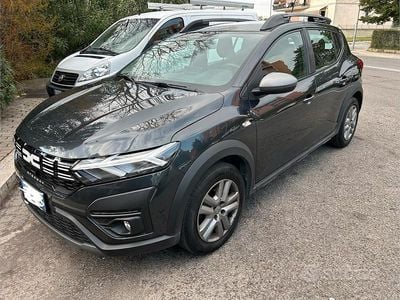 Usata Dacia Sandero Stepway 101 CV (74 kW) 2023 Grigio Berlina