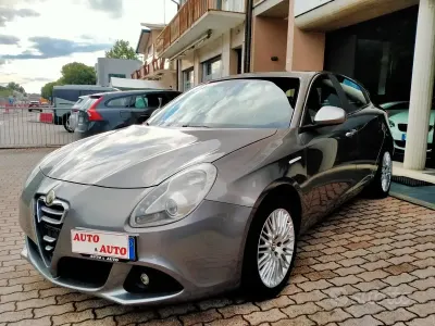 Occasion Alfa Romeo Giulietta Exclusive 140 ch (102 kW) 2011 Gris Citadine