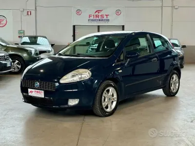 Usata Fiat Grande Punto 77 CV (56 kW) 2010 Nero Utilitaria