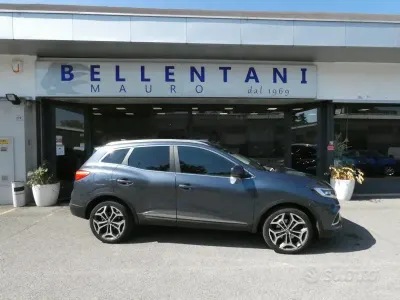 Usata Renault Kadjar 140 CV (102 kW) 2021 Bluazzurro SUV