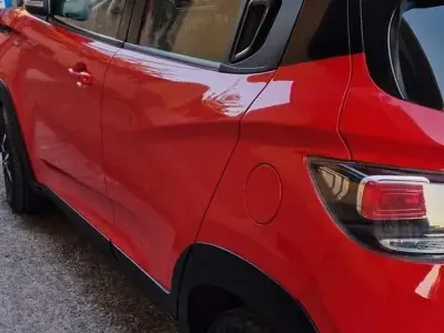 Usata Mahindra KUV100 87 CV (63 kW) 2020 Rosso SUV