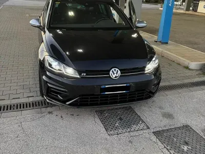 Usata VW Golf VII R 300 CV (220 kW) 2020 Nero Berlina